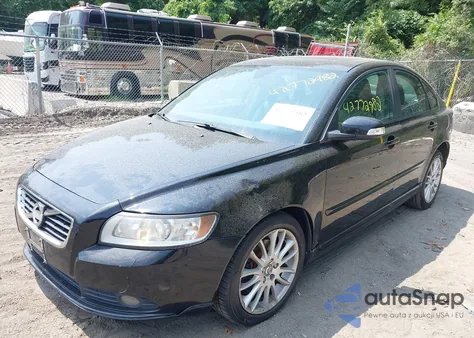 2011 Volvo S40 z USA, uszkodzony, nr VIN YV1672MS1B2546790